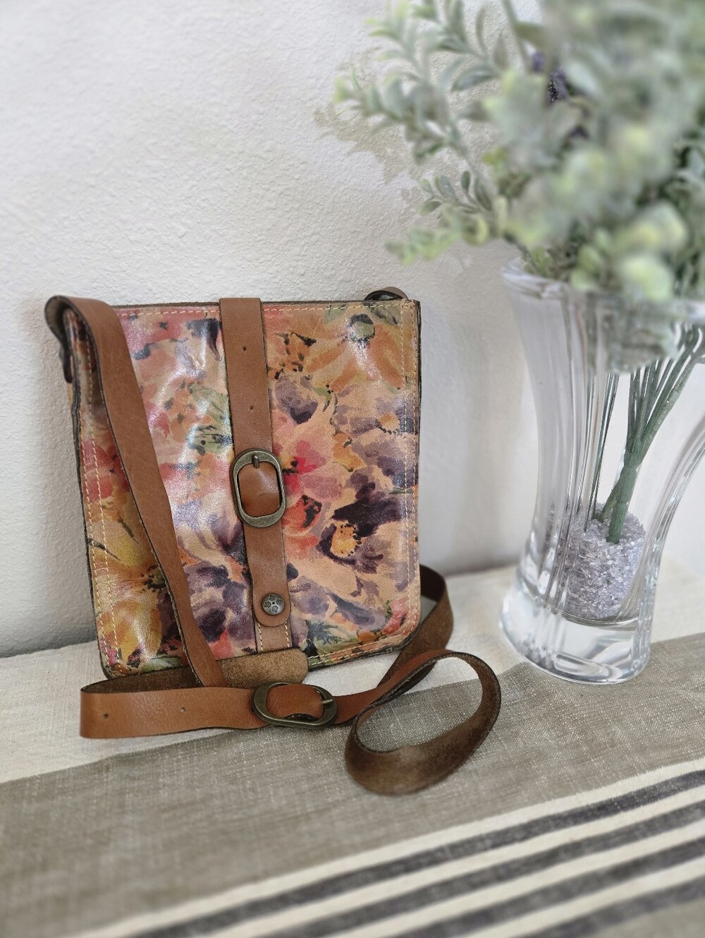Patricia Nash Venezia Italian Leather Crossbody Bag - Picture 1 of 9